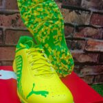 puma-22FH-rubber-vibrant-yellow-puma-green-cricket-shoes