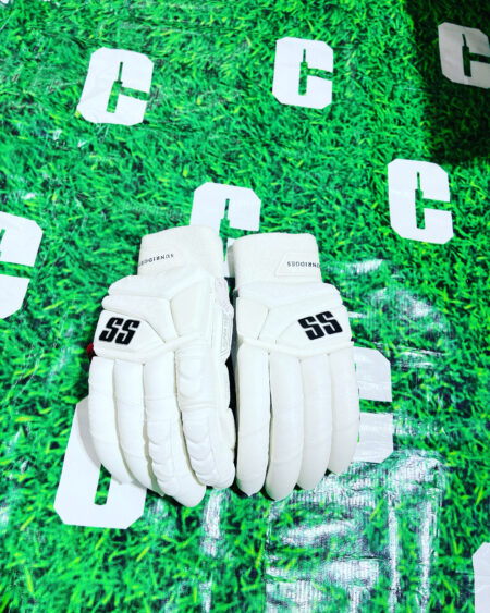 SS Supertest batting gloves